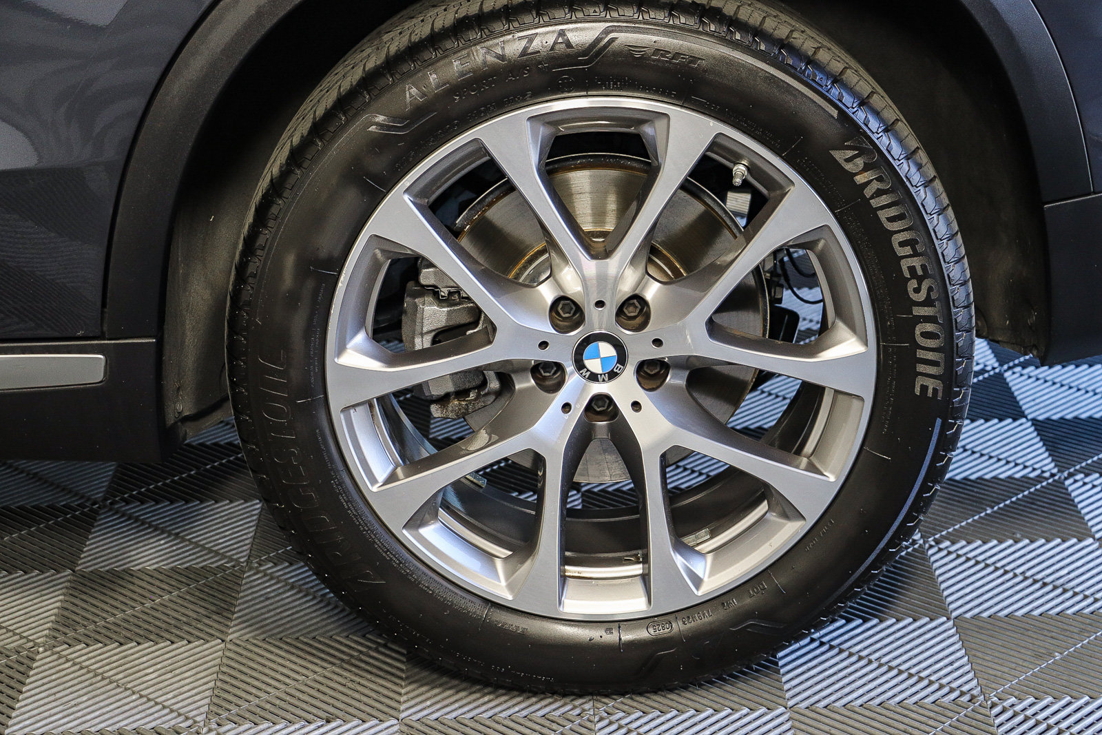 Used 2022 BMW X5 xDrive40i w/ Premium Package AWD/4WD image 12