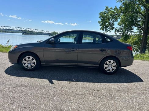 Used 2008 Hyundai Elantra SE FWD image 2