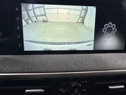 Used 2025 Nissan Kicks SV AWD/4WD image 31