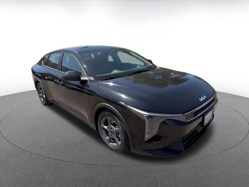 Used 2025 Kia K4 FWD image 2