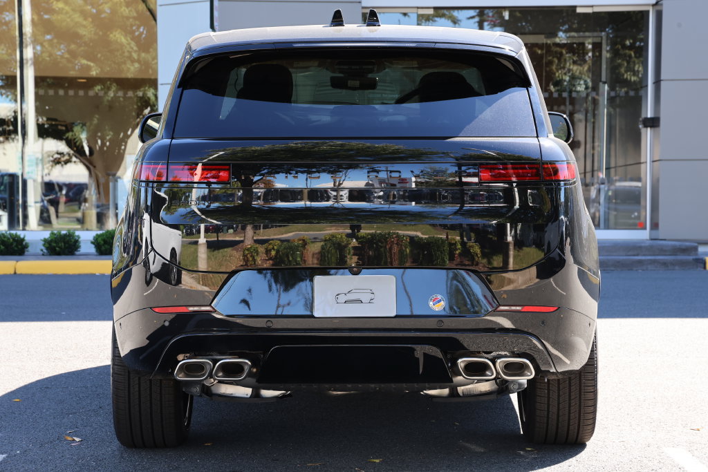 New 2027 Land Rover Range Rover Sport Dynamic SE AWD/4WD image 9