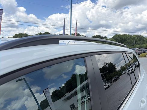 Certified 2025 Volkswagen Atlas SE FWD image 32