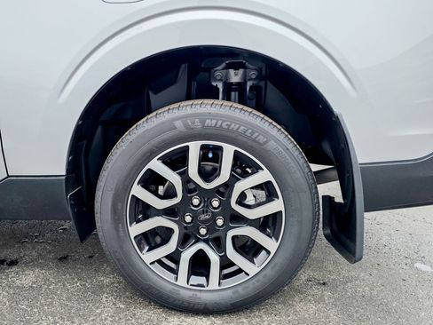 Used 2024 Ford Maverick Lariat w/ 4K Tow Package image 17