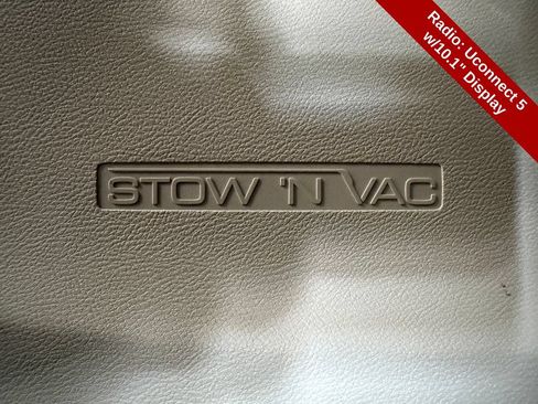 Used 2023 Chrysler Pacifica Touring-L w/ Uconnect Theater Family Group AWD/4WD image 44