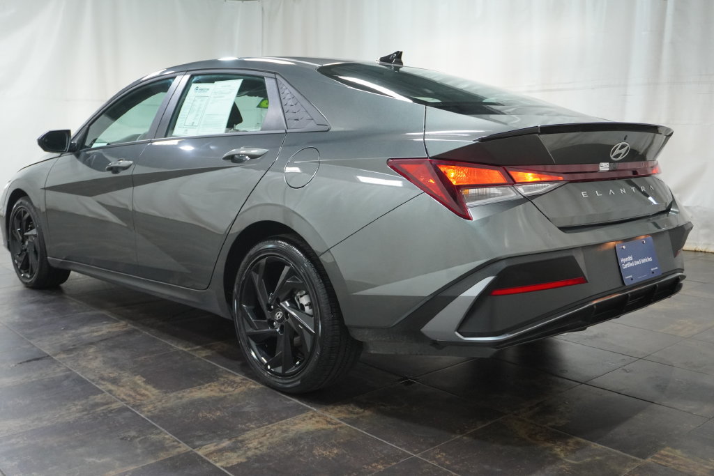 Certified 2026 Hyundai Elantra Sport FWD image 8
