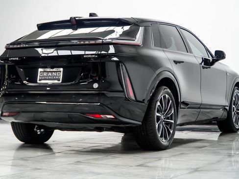 Used 2025 Cadillac Lyriq Sport w/ LPO, Floor Liner Package AWD/4WD image 13
