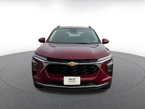 Used 2025 Chevrolet Trax LT image 4