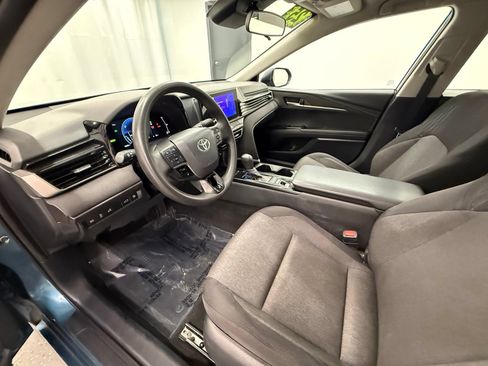 Used 2025 Toyota Camry LE FWD image 11