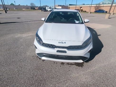 Used 2024 Kia Forte LXS image 8