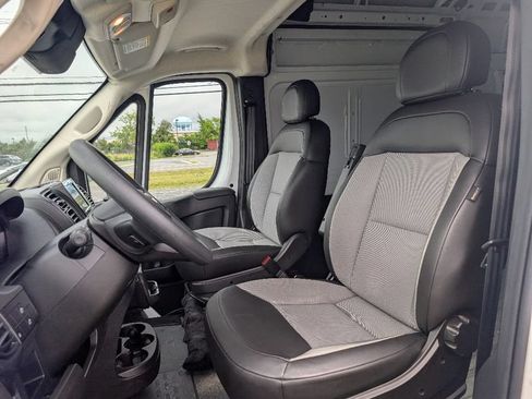 Used 2026 RAM ProMaster 2500 w/ Convenience Group FWD image 17