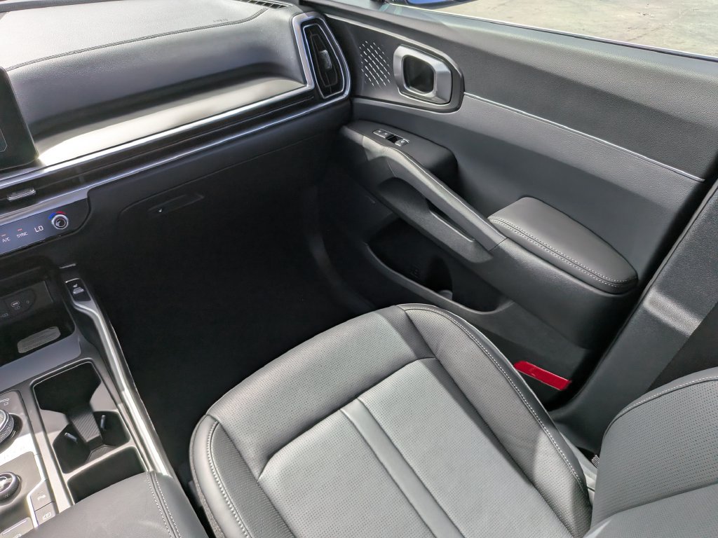 Certified 2026 Kia Sorento EX w/ EX Premium Package FWD image 19