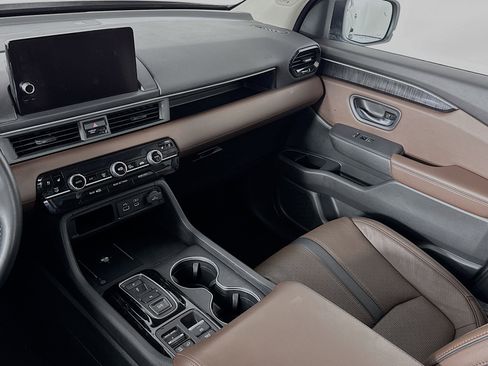 Certified 2023 Honda Pilot Elite image 25