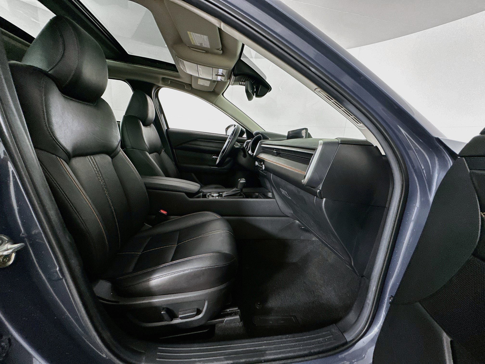 Used 2025 MAZDA CX-50 AWD 2.5 Hybrid w/ Premium Pkg image 31