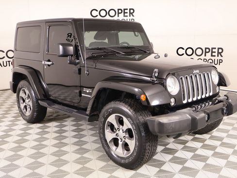Used 2017 Jeep Wrangler Sahara w/ Connectivity Group AWD/4WD image 1
