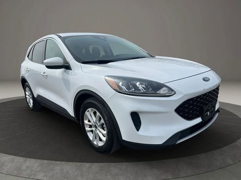 Used 2020 Ford Escape SE FWD image 3
