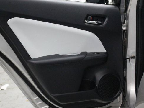 Used 2018 Toyota Prius Two image 31