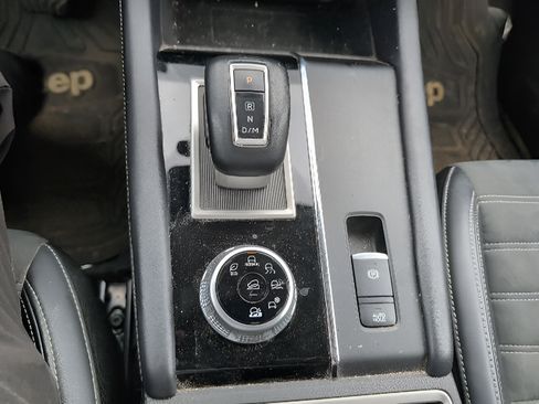 Used 2024 Mitsubishi Outlander AWD image 17