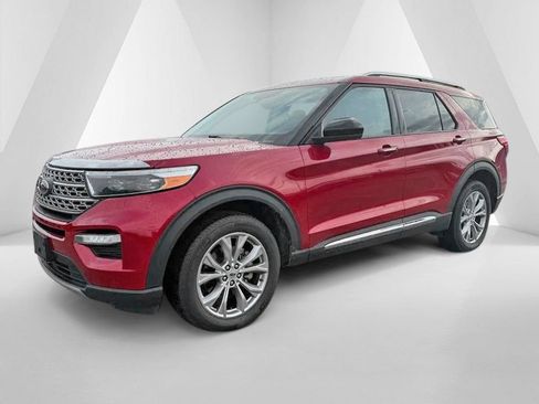 Used 2024 Ford Explorer Limited AWD/4WD image 3