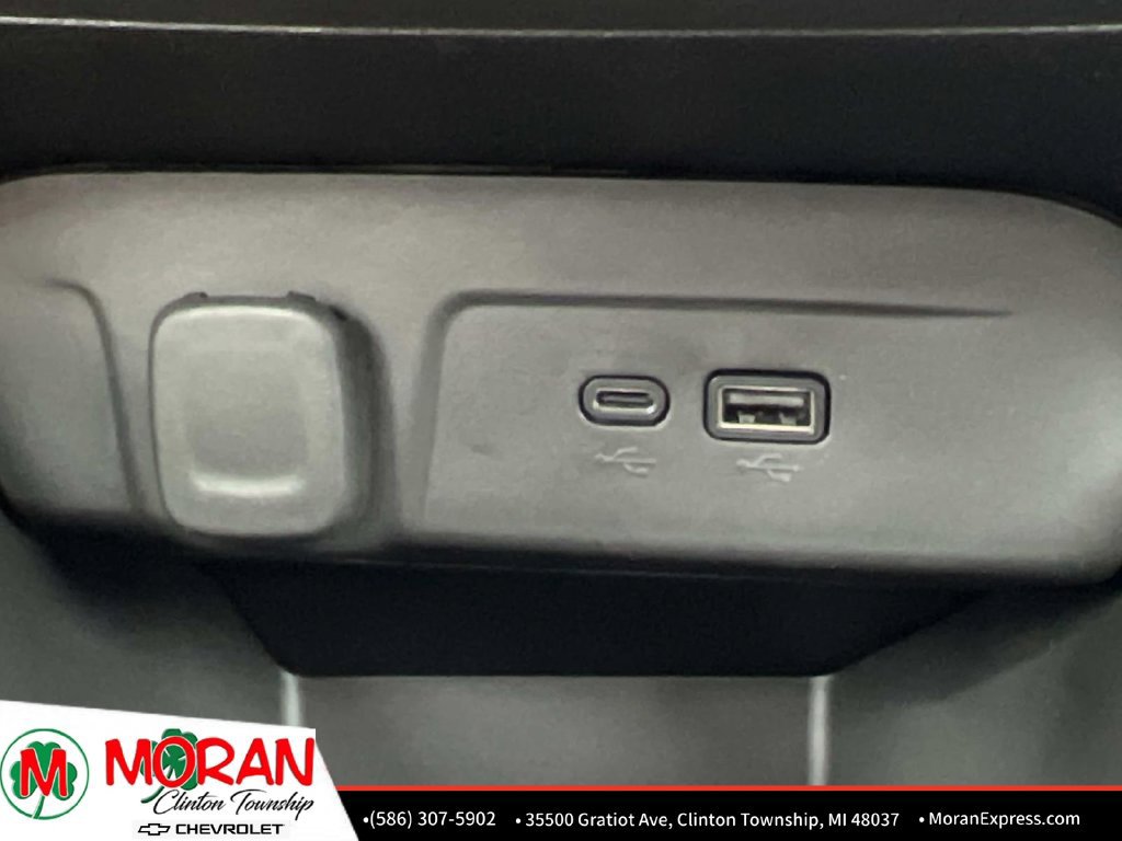 Used 2025 Chevrolet Trax RS w/ Driver Confidence Package FWD image 28
