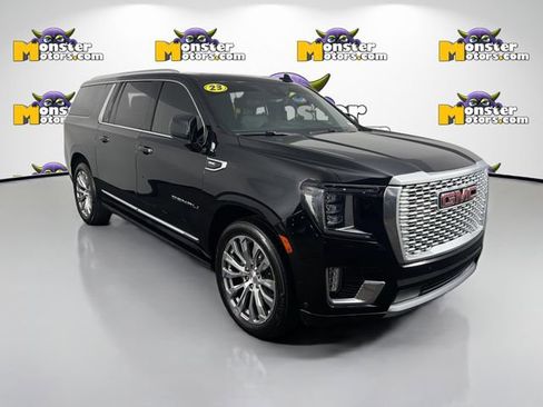 Used 2023 GMC Yukon XL Denali w/ Denali Reserve Package image 3