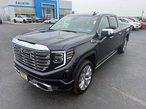 Used 2025 GMC Sierra 1500 Denali w/ Denali Reserve Package image 9