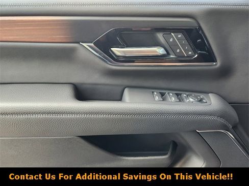 New 2026 GMC Yukon Denali w/ Sun & Power Step Package image 17