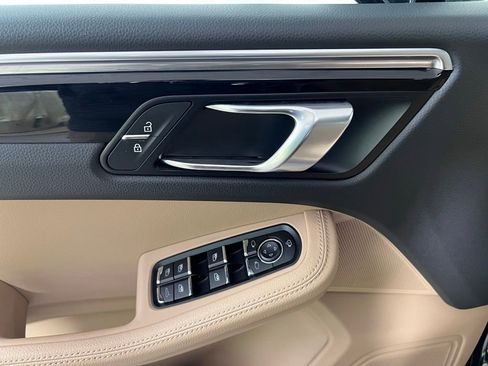 Certified 2023 Porsche Macan Turbo AWD/4WD image 30