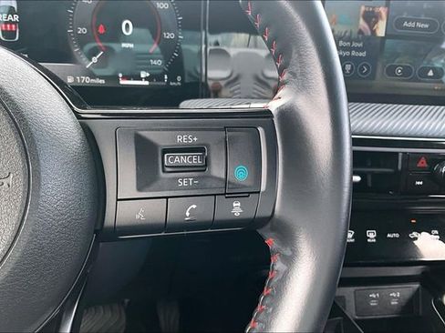Certified 2025 Nissan Kicks SR AWD/4WD image 11