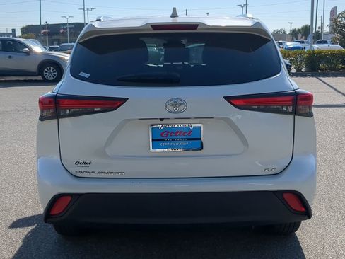 Used 2021 Toyota Highlander XLE image 14
