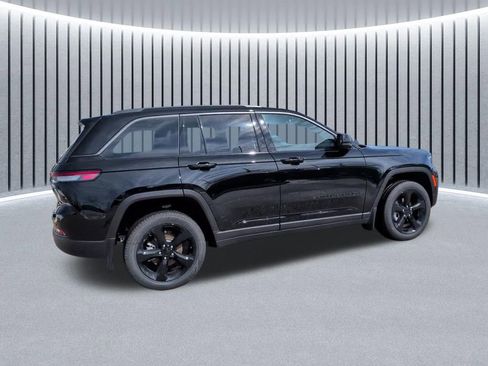 New 2026 Jeep Grand Cherokee Limited w/ Limited Altitude Package image 7
