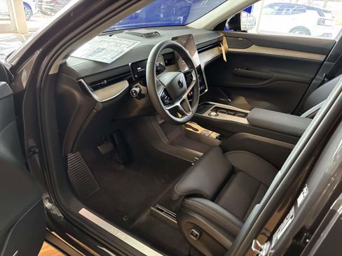 New 2025 Volvo EX90 Plus w/ Protection Package Premier image 21