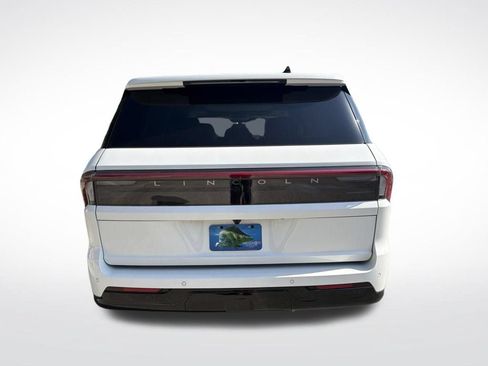 Used 2026 Lincoln Navigator Reserve AWD/4WD image 7