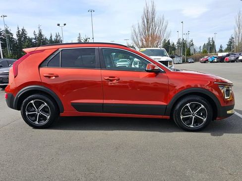 Certified 2023 Kia Niro EX image 7
