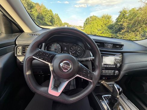 Used 2017 Nissan Rogue S FWD image 12