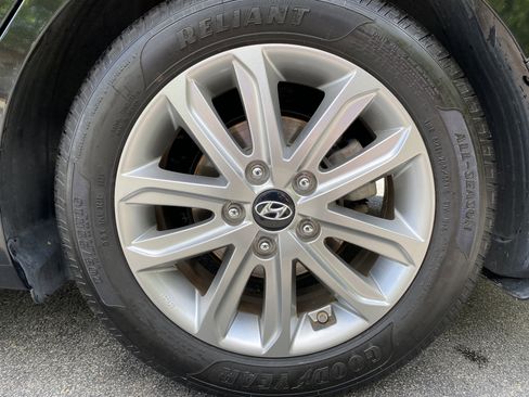 Used 2015 Hyundai Elantra SE w/ Option Group 03 FWD image 38