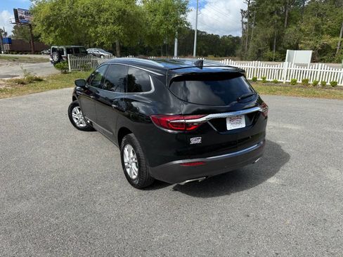 Used 2020 Buick Enclave Essence image 4