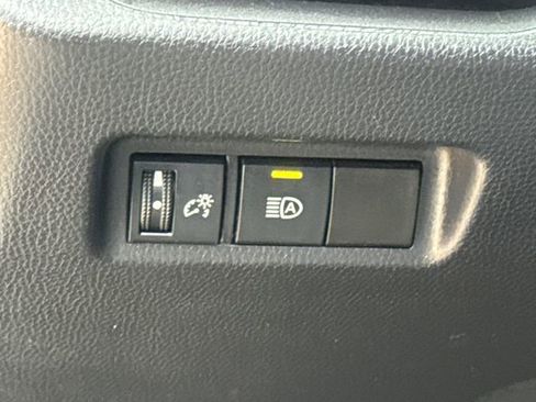 Used 2021 Toyota RAV4 XLE image 21