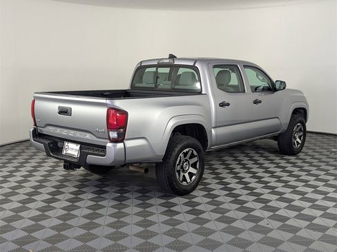 Used 2018 Toyota Tacoma SR image 7