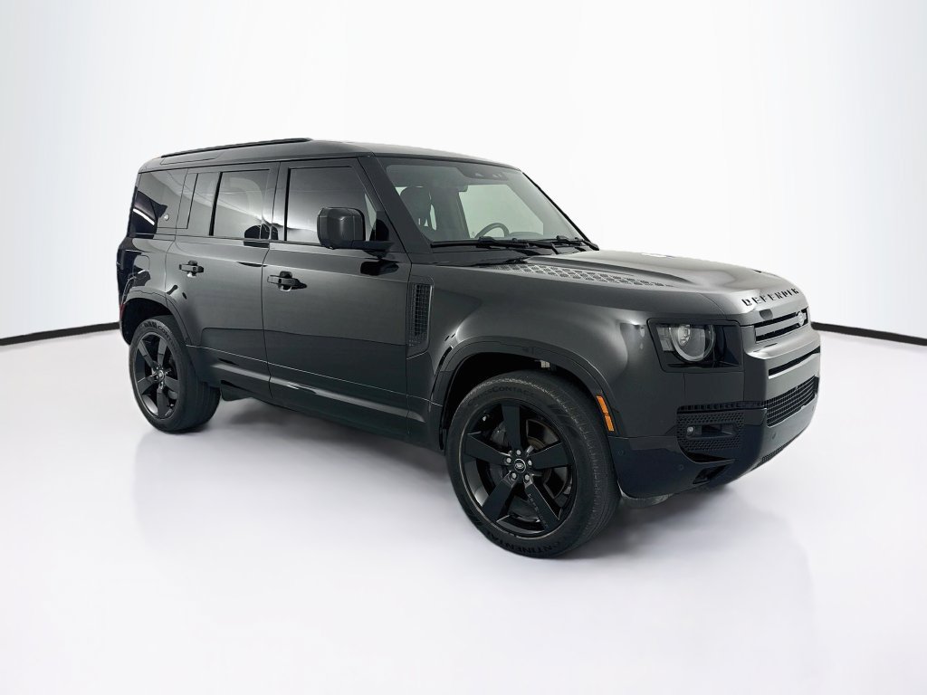 Certified 2024 Land Rover Defender 110 X-Dynamic SE AWD/4WD image 3
