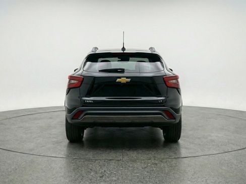 Used 2025 Chevrolet Trax LT image 7