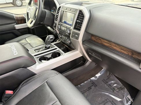 Used 2020 Ford F150 Lariat w/ Trailer Tow Package image 20