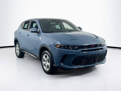 Used 2023 Dodge Hornet GT Plus image 3