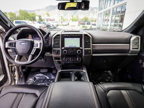 Used 2021 Ford F250 Platinum w/ FX4 Off-Road Package AWD/4WD image 18