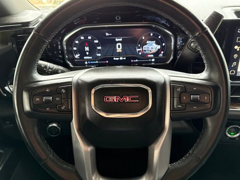 Used 2024 GMC Sierra 1500 Elevation image 28