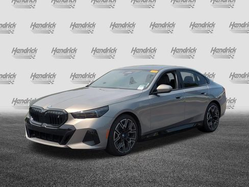 Used 2024 BMW i5 eDrive40i w/ Executive Package RWD image 6