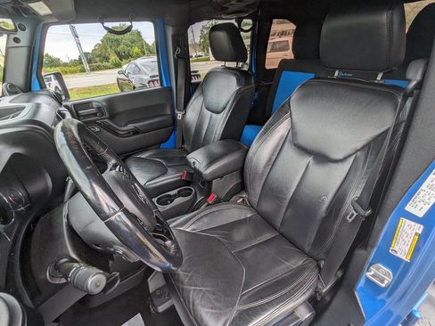 Used 2014 Jeep Wrangler Altitude image 15