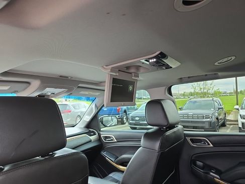 Used 2017 GMC Yukon Denali w/ Open Road Package image 12