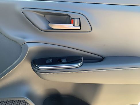 New 2025 Toyota Crown Signia XLE image 18