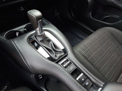 Used 2025 Honda HR-V LX image 18