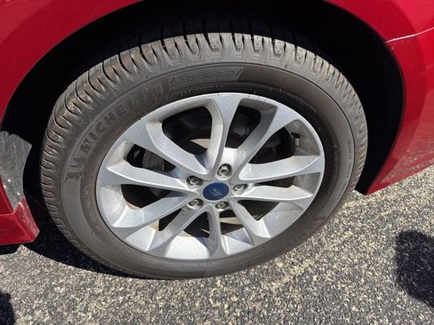 Used 2020 Ford Fusion SE image 12